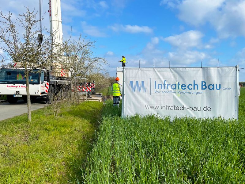 infratech-baustelle-mit-banner